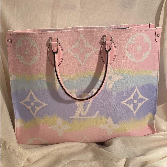 LV Pastel Giant Monogram Escale OnTheGo GM Silver Hardware, 2020 #FL0270 - Picture 2 of 12